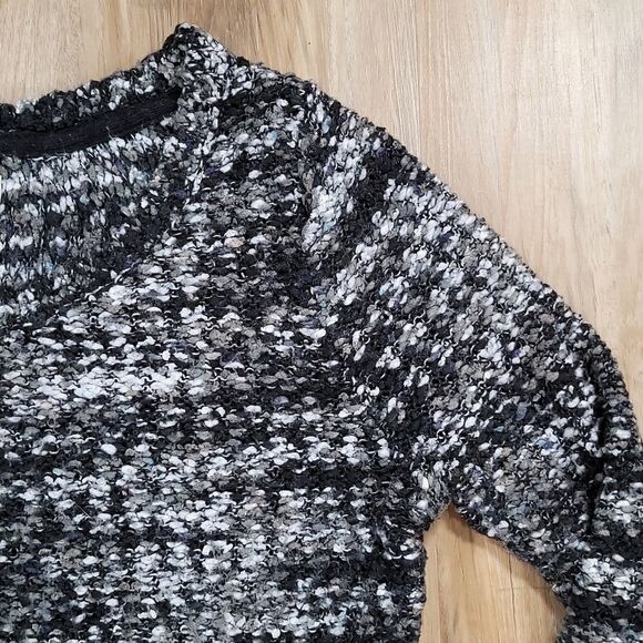 🔹️Charming Charlie Black & White Variegated Sweater Medium - Picture 4 of 9